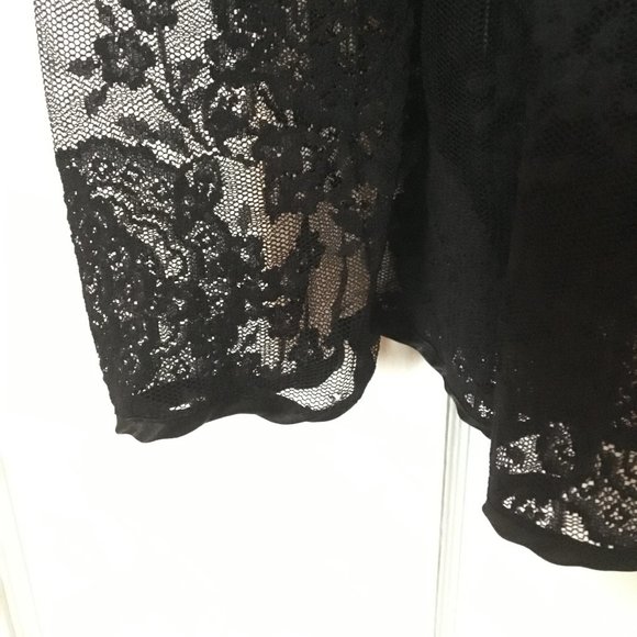 ❌SOLD❌ Black sleeveless floral lace fit’n’flare dress - Picture 4 of 7